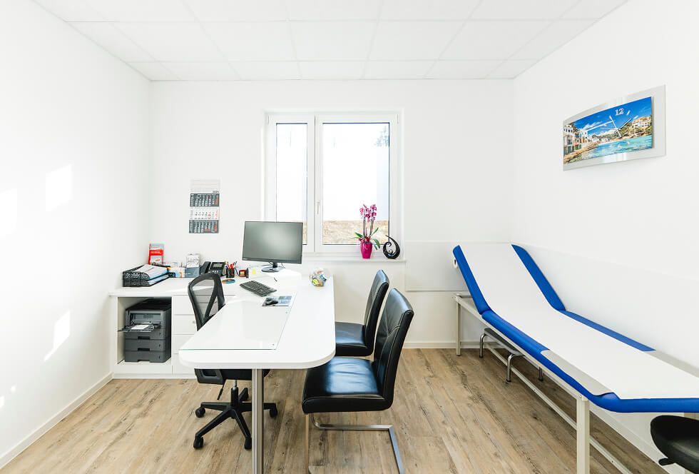 Hausarzt Untersuchungsraum Modern